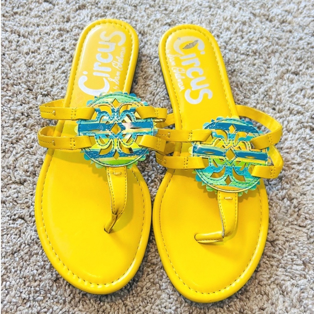 Sam Edelman Circus Cherri Yellow Medallion Thong Flat Sandals Womens 7.5
